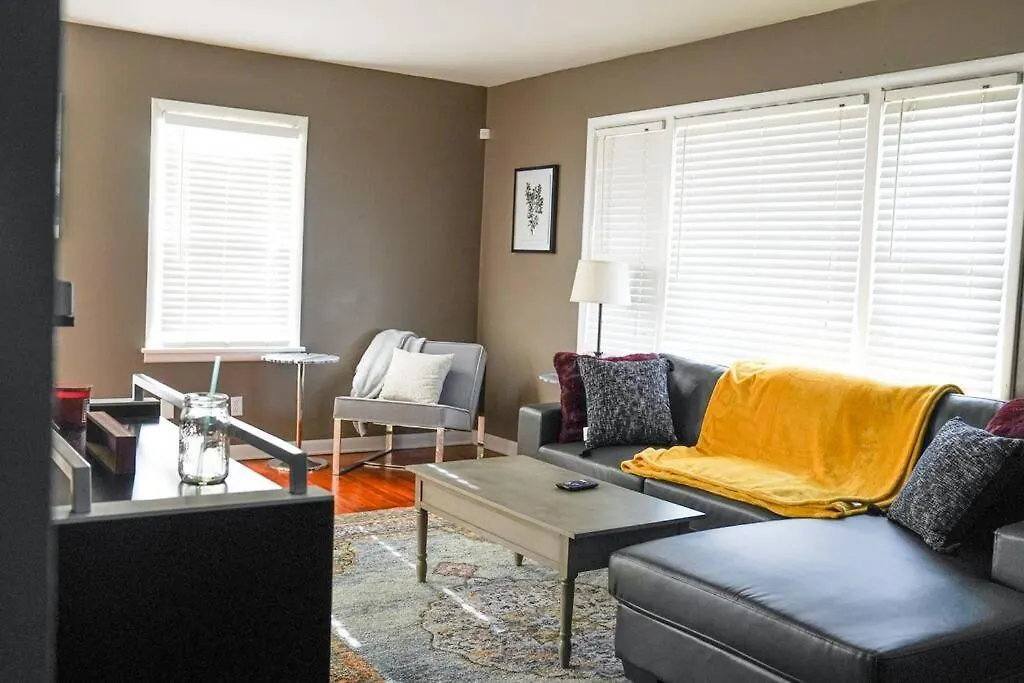 Spacious 4Br Family-Friendly Home, 5 Mins To Dining Columbus 0*,